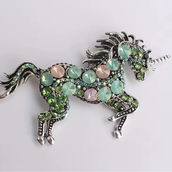Betsey Johnson Unicorn Gemstone Crystals Silver Brooch - Picture 1 of 6
